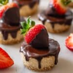 Chocolate Covered Strawberry No Bake Mini Cheesecake Recipe